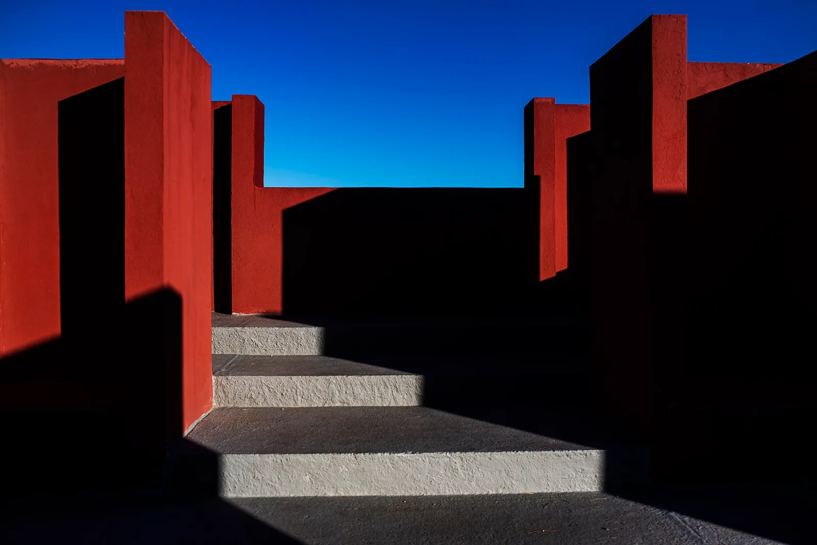 Luna & Manu | La Muralla Roja