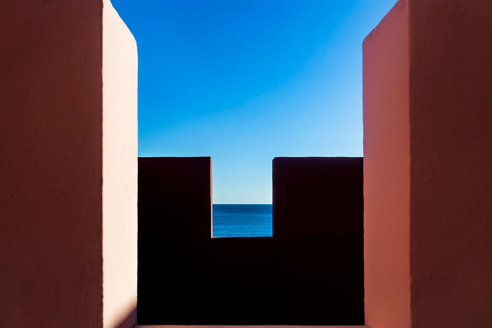 Luna & Manu | La Muralla Roja